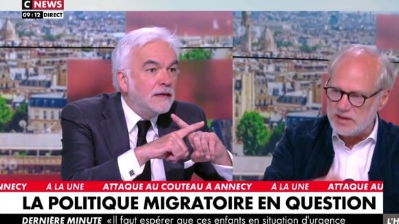 "Pas que des gens d'extrême droite, mais..." : Laurent Joffrin cash sur L'heure des pros, il balance sur l'émission et son salaire