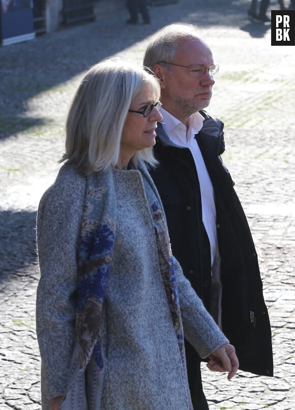 Laurent Joffrin et guest - Sorties de la messe en hommage à Christophe de Margerie en l'église Saint-Sulpice à Paris le 27 octobre 2014. 