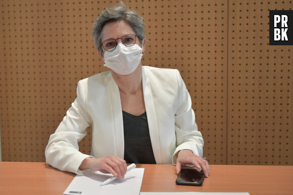 Sandrine Rousseau. Suite à l'appel à l'unité, lance le 29 mars 2021 par Yannick Jadot, député européen EELV, il a réuni les dirigeants de partis de la gauche avec des membres EELV de Place publique à l'hotel Holiday Inn dans le 19ème arrondissement de Paris, France, le 17 avril 2021, © Isa Harsin/Pool/Bestimage 