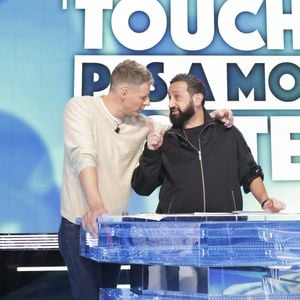 Exclusif - Matthieu Delormeau et Cyril Hanouna sur le plateau de l'émission TPMP (Touche Pas à Mon Poste) présentée en direct par C.Hanouna et diffusée sur C8 - Paris le 9 janvier 2023 - © Jack Tribeca / Bestimage
