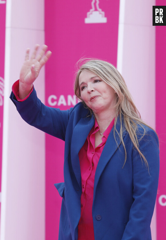 Hélène Rollès ( Les mystères de L'amour) - Soirée d'ouverture de CanneSeries Saison 6 au Palais des Festivals de Cannes le 14 Avril 2023. © Denis Guignebourg/Bestimage.