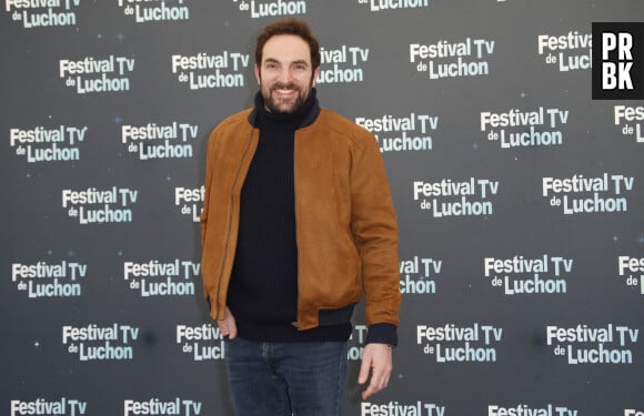 David Mora pour Et doucement rallumer les étoiles - Photocall de la dernière journée de la 24ème édition du festival Tv de Luchon le 12 février 2022. © Christophe Aubert via Bestimage  