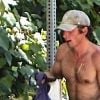 Studio City, CA - EXCLUSIVE - 'The Bear' Jeremy Allen White was pictured shirtless and bare foot while returning home from his workout in Studio City Pictured: Jeremy Allen White 
