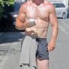 Los Angeles, CA - EXCLUSIVE - "The Bear" Jeremy Allen White shows off his muscles as he enjoys a scenic run in Hollywood Hills. Pictured: Jeremy Allen White 