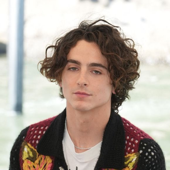 Timothee Chalamet - Les célébrités arrivent sur le ponton de l'hôtel Excelsior lors de la 79ème édition du festival international du film de Venise (La Mostra), Italie, le 2 septembre 2022. © MPP/Bestimage  Celebs are seen arriving at the Excelsior pier during the 79th Venice International Film Festival on September 2, 2022 in Venice, Italy. 