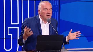 Guerre Booba / Magali Berdah : violent clash aux Grandes Gueules, Olivier Truchot dénonce une "impunité" du rappeur : "Ce n'est pas Dieu sur Terre"