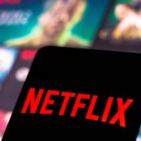 Netflix voudrait (ENCORE) augmenter les prix de ses abonnements et cette fois, c&#039;est à cause des grèves à Hollywood