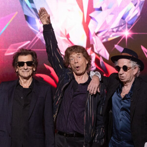 L'inspiration trouve son origine dans la figure de la déesse hindoue Kali.
Les membres du groupe des Rolling Stones, Ronnie Wood, Mick Jagger, et Keith Richards lors du lancement de lors dernier album "Hackney Diamonds" à Londres, Royaume Uni, le 6 septembre 2023.