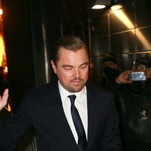 Leonardo DiCaprio arrive à la première de "Don't Look Up" à New York, le 5 décembre 2021.