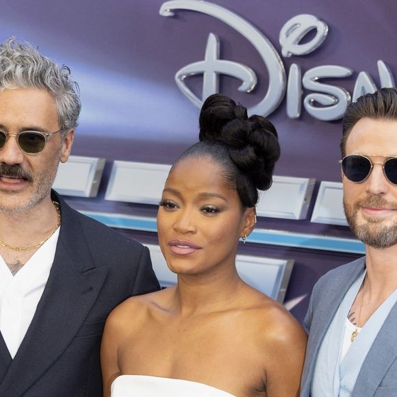 Taika Waititi, Keke Palmer, Chris Evans à la première du film "Buzz l'Eclair (Buzz Lightyear)" à Londres, le 13 juin 2022.