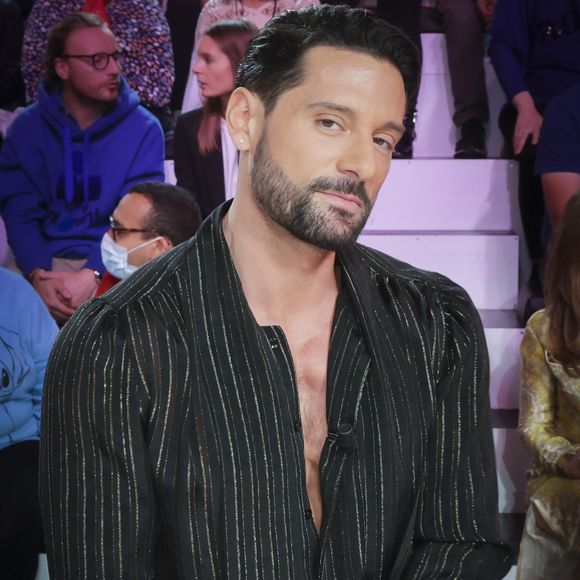 Exclusif - Hugo Manos - Julie Pietri était l’invitée de l’émission TPMP People, enregistrée le 30/09/2022, présentée par M.Delormeau et diffusée le 01/10/2022 - Paris le 01/10/2022 - © Jack Tribeca / Bestimage