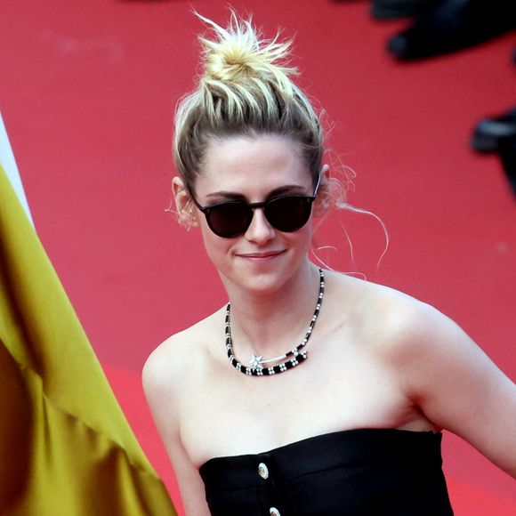 Tout le monde déteste ce film, même sa star, Kristen Stewart (elle explique très bien pourquoi)
Kristen Stewart - Montée des marches du film " L'Innocent " lors du 75ème Festival International du Film de Cannes. Le 24 mai 2022 © Dominique Jacovides / Bestimage 