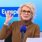 Sophie Davant prête à arrêter la télé et la radio pour devenir actrice ? "Ca m'amuserait..."