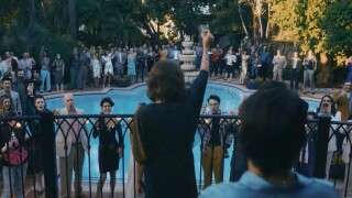 C'est l'actrice la plus puissante de Netflix en ce moment, mais elle a longtemps été boycottée à Hollywood à cause... de son accent