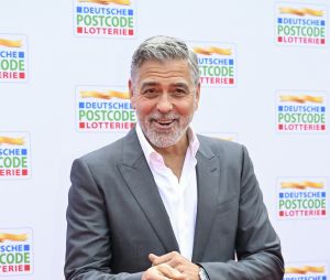George Clooney lors du gala de charité "Deutschen Postcode Lotterie" à Dusseldorf, le 24 mai 2023.