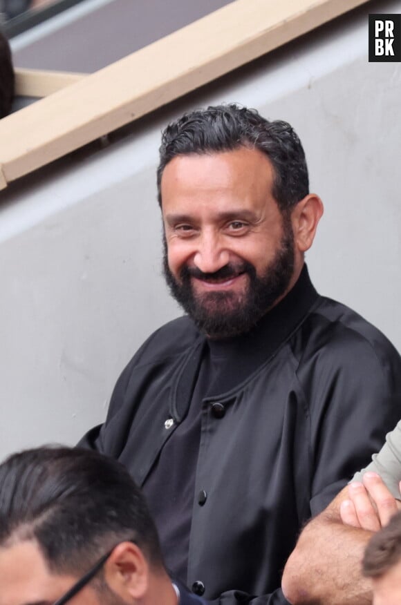 Cyril Hanouna dans les tribunes lors des Internationaux de France de Tennis de Roland Garros 2022. Paris, le 5 juin 2022. © Dominique Jacovides/Bestimage