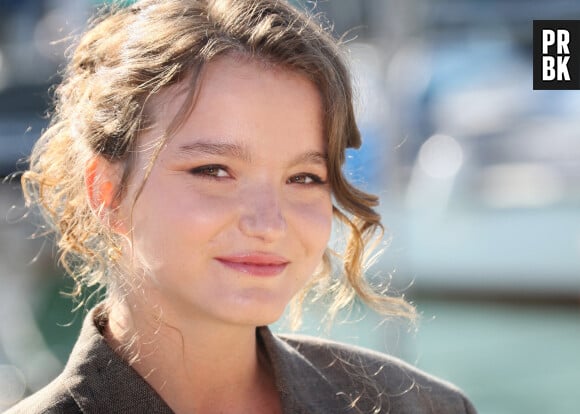 Axelle Dodier au photocall de la série "Ici tout commence" lors de la 24ème édition du Festival de la Fiction TV de La Rochelle, France, le 17 septembre 2022. © Patrick Bernard/Bestimage