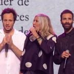 Pas vu à la télé : la troupe des Enfoirés 2024 en larmes dans les coulisses