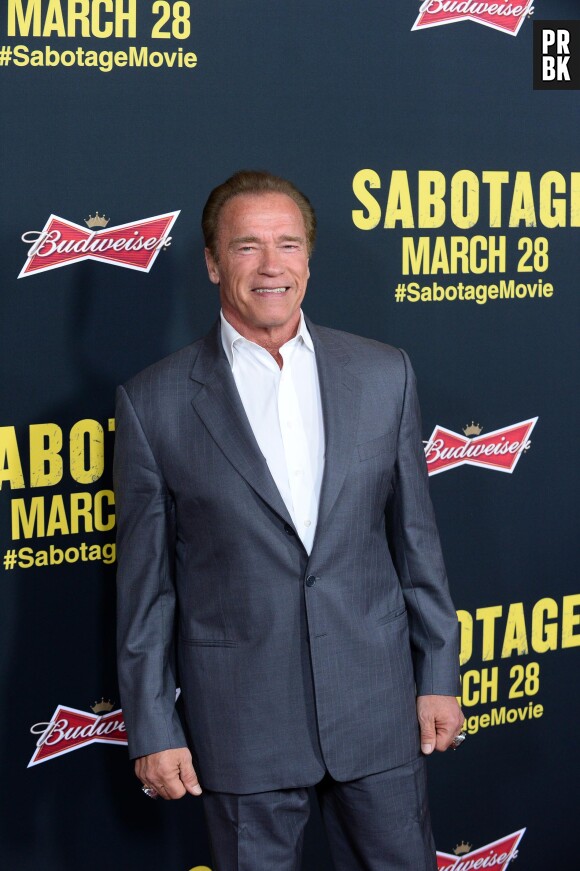 Arnold Schwarzenegger lors de la première du film "Sabotage" au cinéma "The Regal " à Los Angeles, le 19 mars 2014.