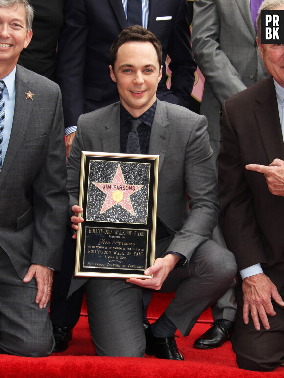 Jim Parsons - Jim Parsons laisse ses empreintes dans le ciment hollywoodien au TCL Chinese Theater à Hollywood, le 10 mars 2015