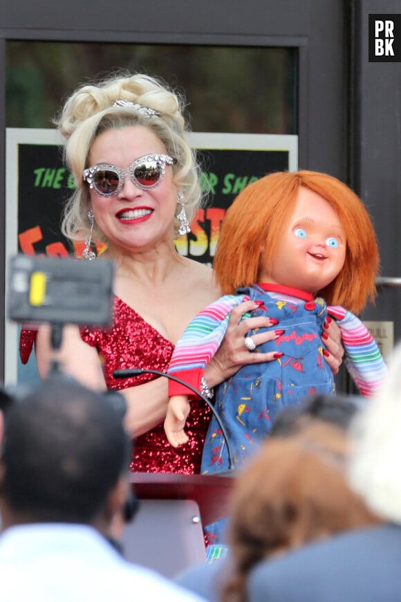 Exclusif - Jennifer Tilly sur le plateau de tournage de la nouvelle série télévisée "Chucky" à Toronto, Ontario, le 9 août 2021. 