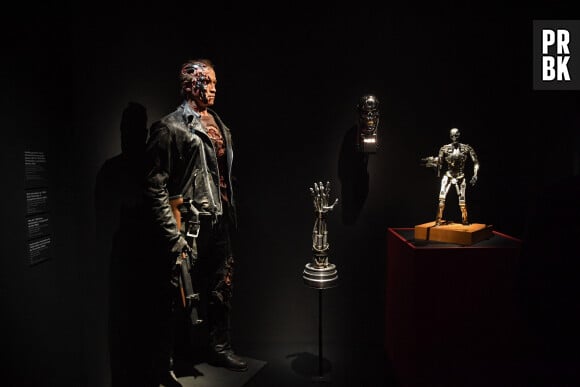 Des pièces du film Terminator à l'exposition "L'Art de James Cameron" à La Cinémathèque française à Paris.