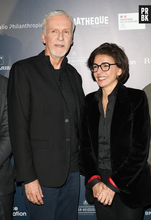 James Cameron et Rachida Dati, ministre de la Culture lors du Vernissage de l’exposition "L'Art de James Cameron" à La Cinémathèque française à Paris le 3 avril 2024 © Guirec Coadic / Bestimage