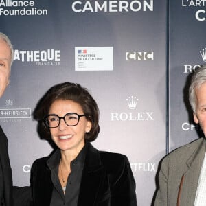 James Cameron, Rachida Dati, ministre de la Culture et Costa-Gavras lors du Vernissage de l’exposition "L'Art de James Cameron" à La Cinémathèque française à Paris le 3 avril 2024 © Guirec Coadic / Bestimage