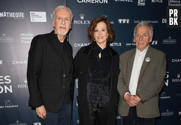 James Cameron, Sigourney Weaver et Costa Gavras - Vernissage de l’exposition "L'Art de James Cameron" à La Cinémathèque française à Paris le 3 avril 2024 © Guirec Coadic / Bestimage