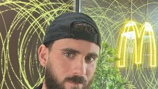 Illan ruiné après les polémiques et obligé de travailler chez McDo pour survivre ? "Je ne suis pas très bien payé"