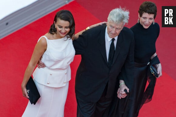 David Lynch, sa femme Emily Stofle et Sabrina S. Sutherland - Montée des marches de la cérémonie de clôture du 70ème Festival International du Film de Cannes, France, le 28 mai 2017. © Norbert Scanella / Pool / Bestimage  Red carpet of closing ceremony of the 70th International Cannes Film festival in Cannes, France, on May 28, 2017 