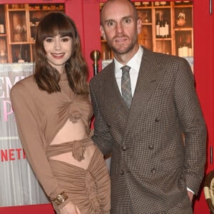 Lily Collins, Darren Star - Avant-première du film Netflix "Emily in Paris" saison 3 au Théâtre des Champs Elysées à Paris. © Coadic Guirec/Bestimage