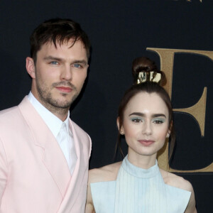 Lily Collins, Nicholas Hoult à la première de "Tolkien" au Village Theatre à Los Angeles, le 8 mai 2019.