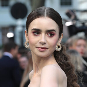 Lily Collins - Avant première du film "Tolkien" au cinéma Curzon Mayfair à Londres.