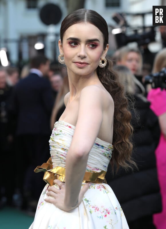 Lily Collins - Avant première du film "Tolkien" au cinéma Curzon Mayfair à Londres.