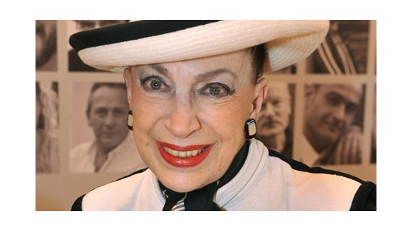 Geneviève de Fontenay ... Elle parle de Malika Ménard