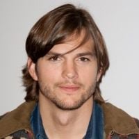 Ashton Kutcher et Jon Cryer de Mon Oncle Charlie  ... Leur photo délirante sur Twitter