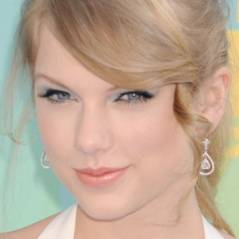 Teen Choice Awards 2011 : pluie de stars sur le tapis bleu (PHOTOS)