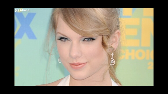 Teen Choice Awards 2011 : pluie de stars sur le tapis bleu (PHOTOS)