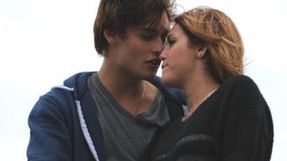 Miley Cyrus : Douglas Booth sous le charme ... mais simple ami