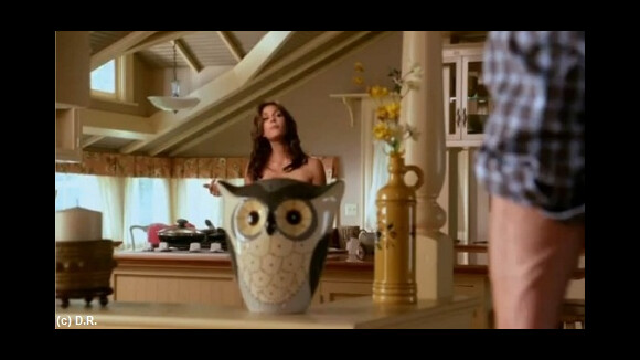 Desperate Housewives saison 8 : Teri Hatcher cuisine nue (VIDEO)
