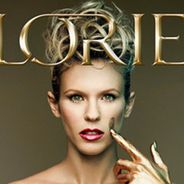Lorie fait la fête avec ses fans pour la sortie de son album Regarde-Moi (PHOTOS EXCLU)