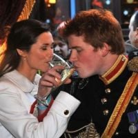 Harry et Pippa Middleton ensemble : leurs sosies s’éclatent dans les bars (PHOTOS)