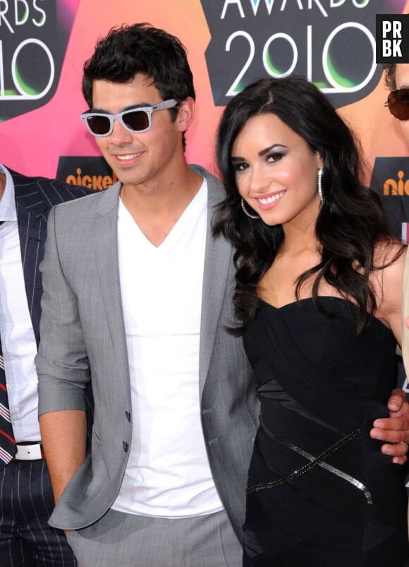Joe Jonas et Demi Lovato en soirée