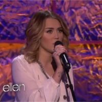 Miley Cyrus chez Ellen DeGeneres : pour elle, Bob Dylan c'est du gâteau ! (VIDEO)