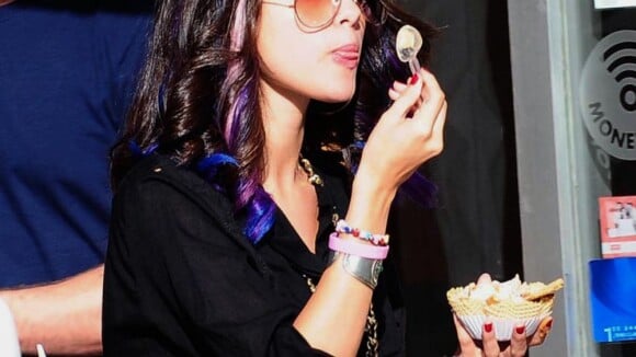 PHOTOS - Selena Gomez sans Justin Bieber : shopping et glace pour compenser l'absence de son Baby