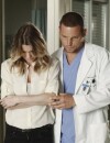 Alex réconforte Meredith