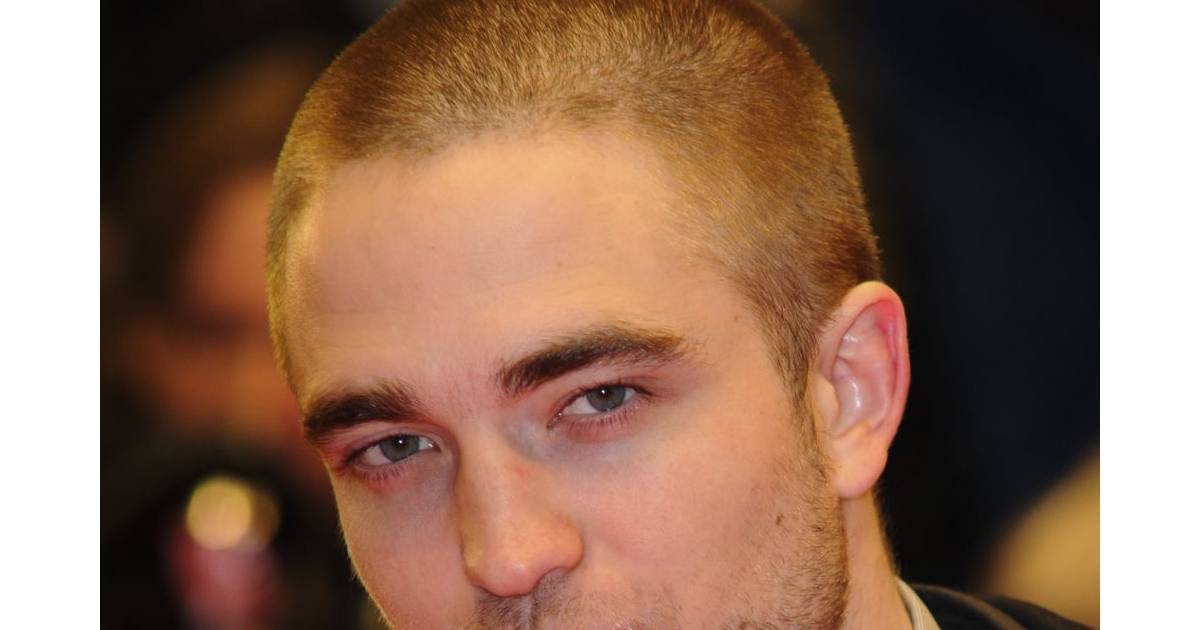 Robert Pattinson La Boule à Zéro L évolution De Ses Coupes De Cheveux Photos Purebreak
