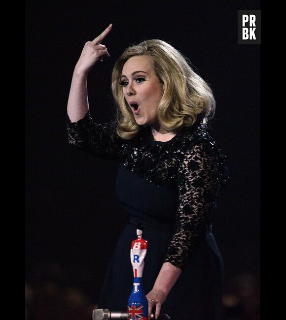 Le doigt d'honneur buzz d'Adele aux Brit Awards 2012