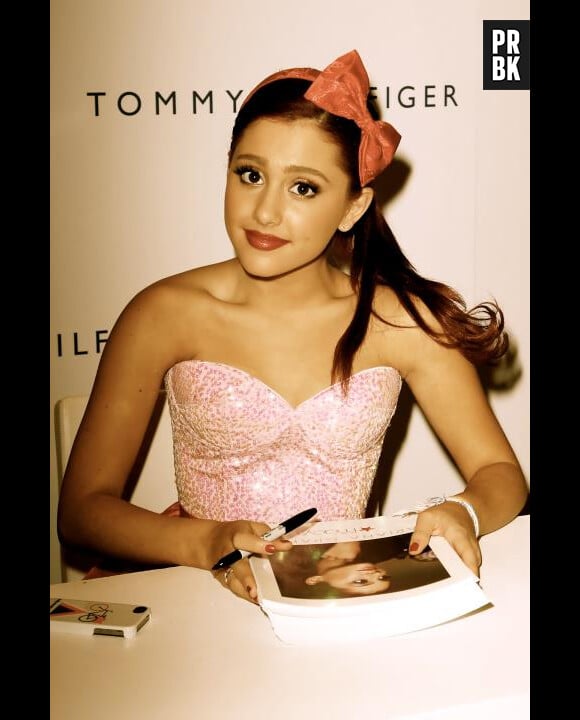 Ariana Grande en rousse